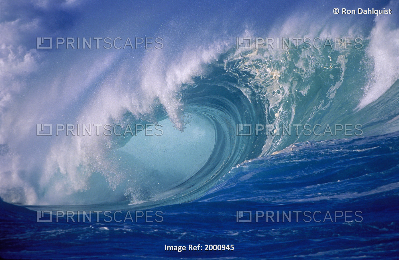 Hawaii, Oahu, North Shore, Close-Up Side Angle Powerful Winter Surf, Wave ...