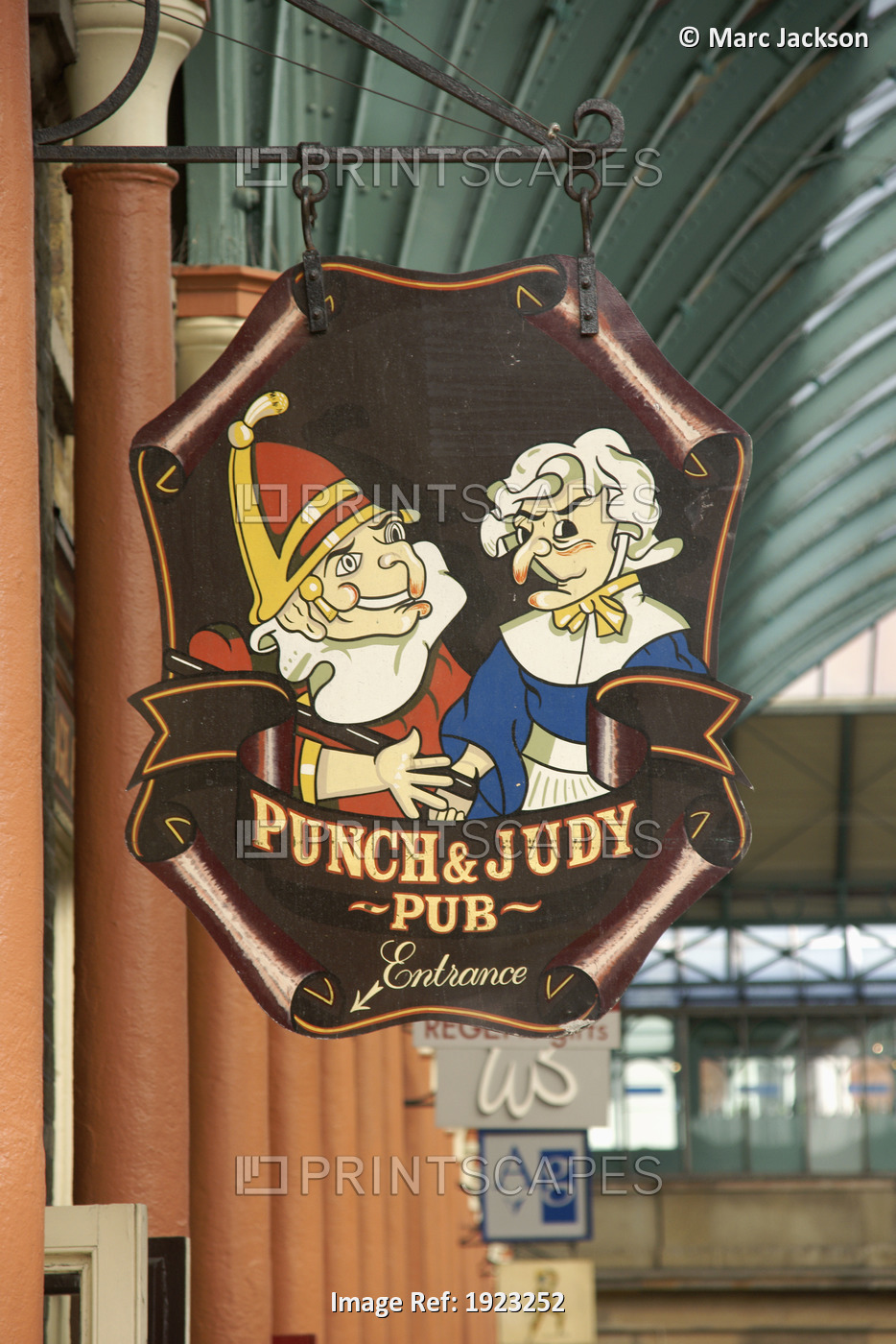 The Punch and Judy Pub, Covent Garden, London, England, UK