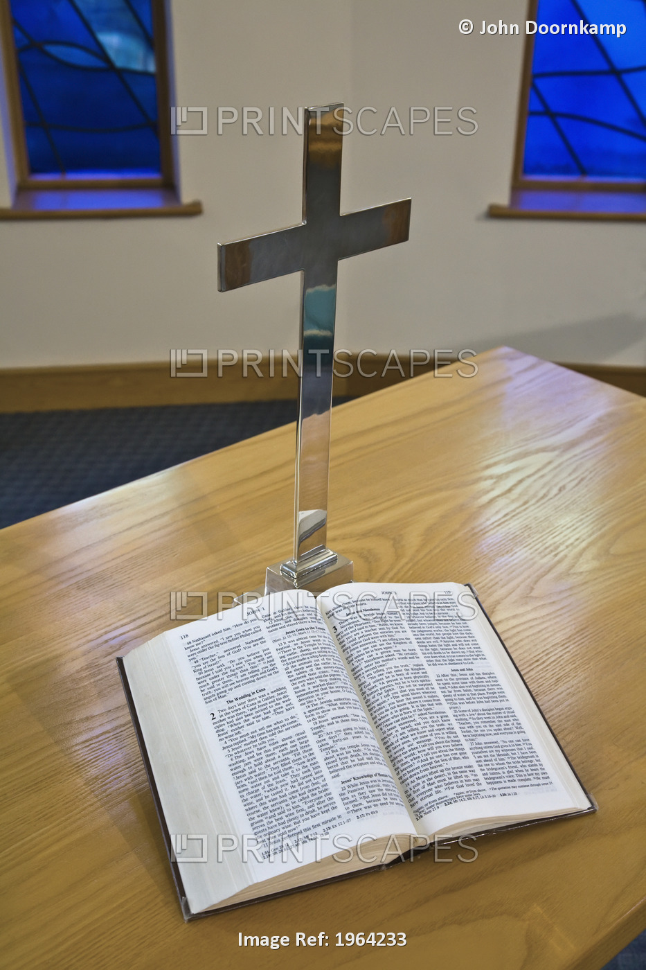 BIBLE AND CROSS