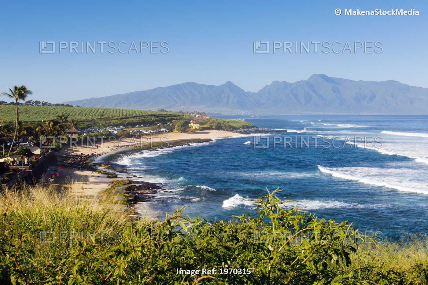 Hawaii, Maui, Ho'okipa, Beautiful Sunny Day At Ho'okipa Beach Park With View Of ...