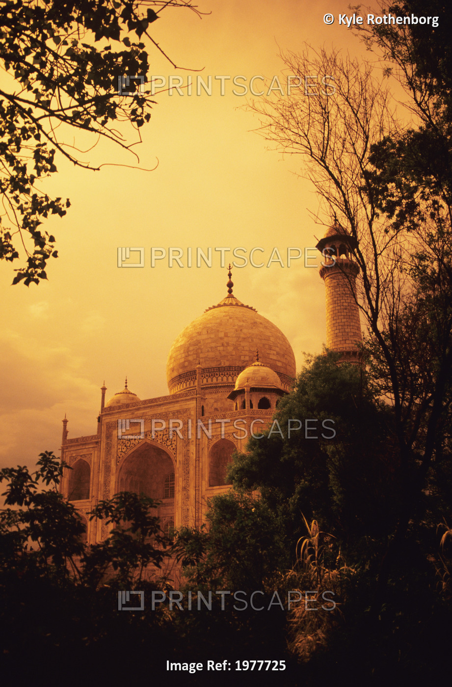 India, Taj Mahal at dusk; Agra