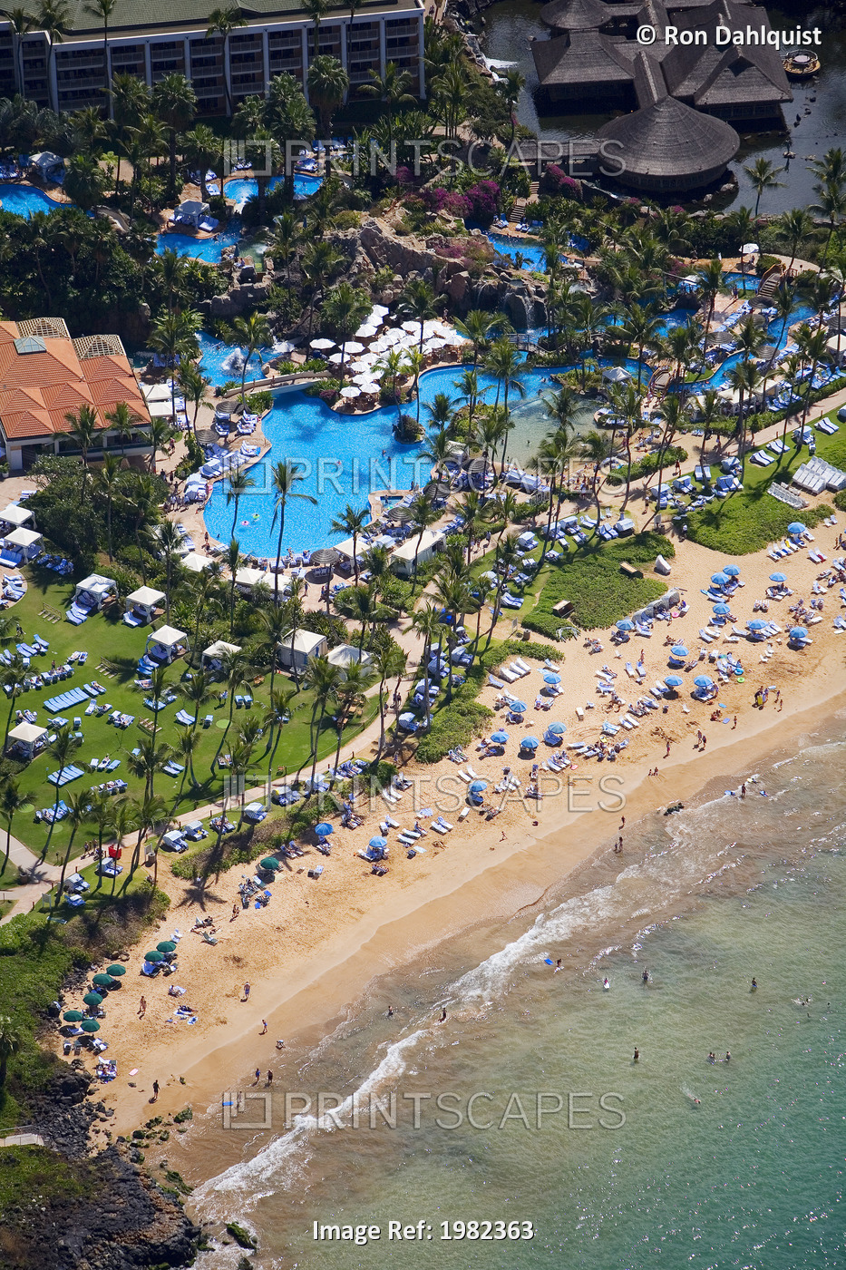 USA, Hawaii, Aerial view of Wailea Beach and Grand Wailea Resort; Maui