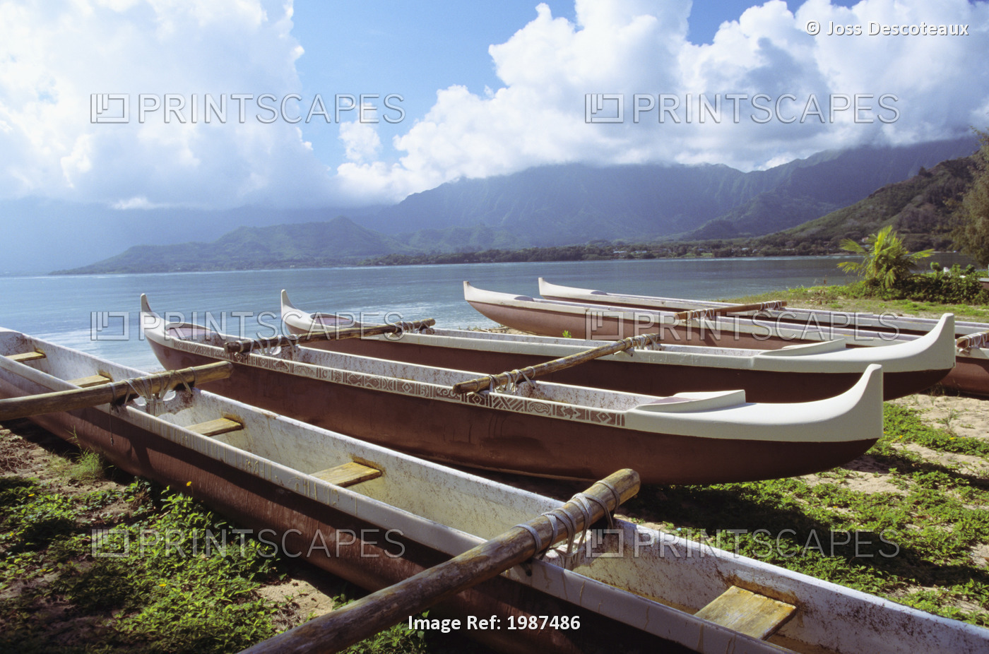Hawaii, Oahu, Kaneohe Bay, Secret Island, Line Of Outrigger Canoes On Beach.