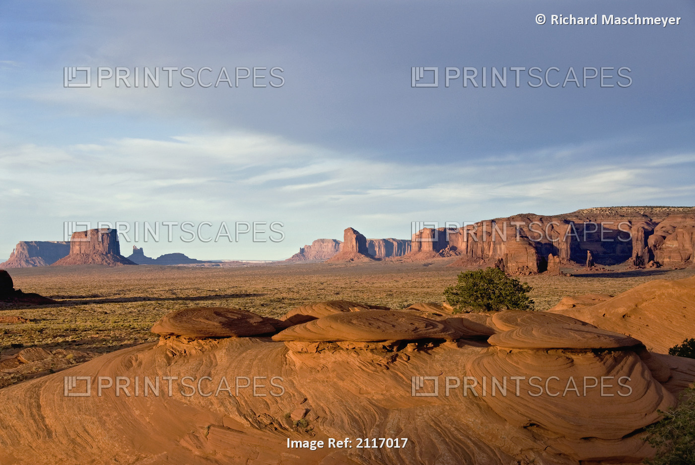 USA, Arizona, Monument Valley Navajo Tribal Park, Mystery Valley, Pancake Rocks