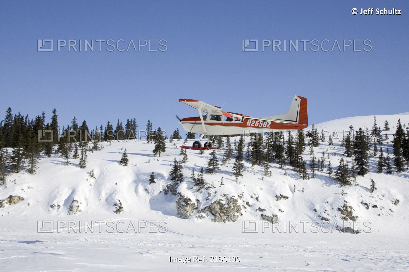 Iditarod Airforce Pilot Bruce Moroney Landing @ White Mtn W/Race Marshal Mark ...