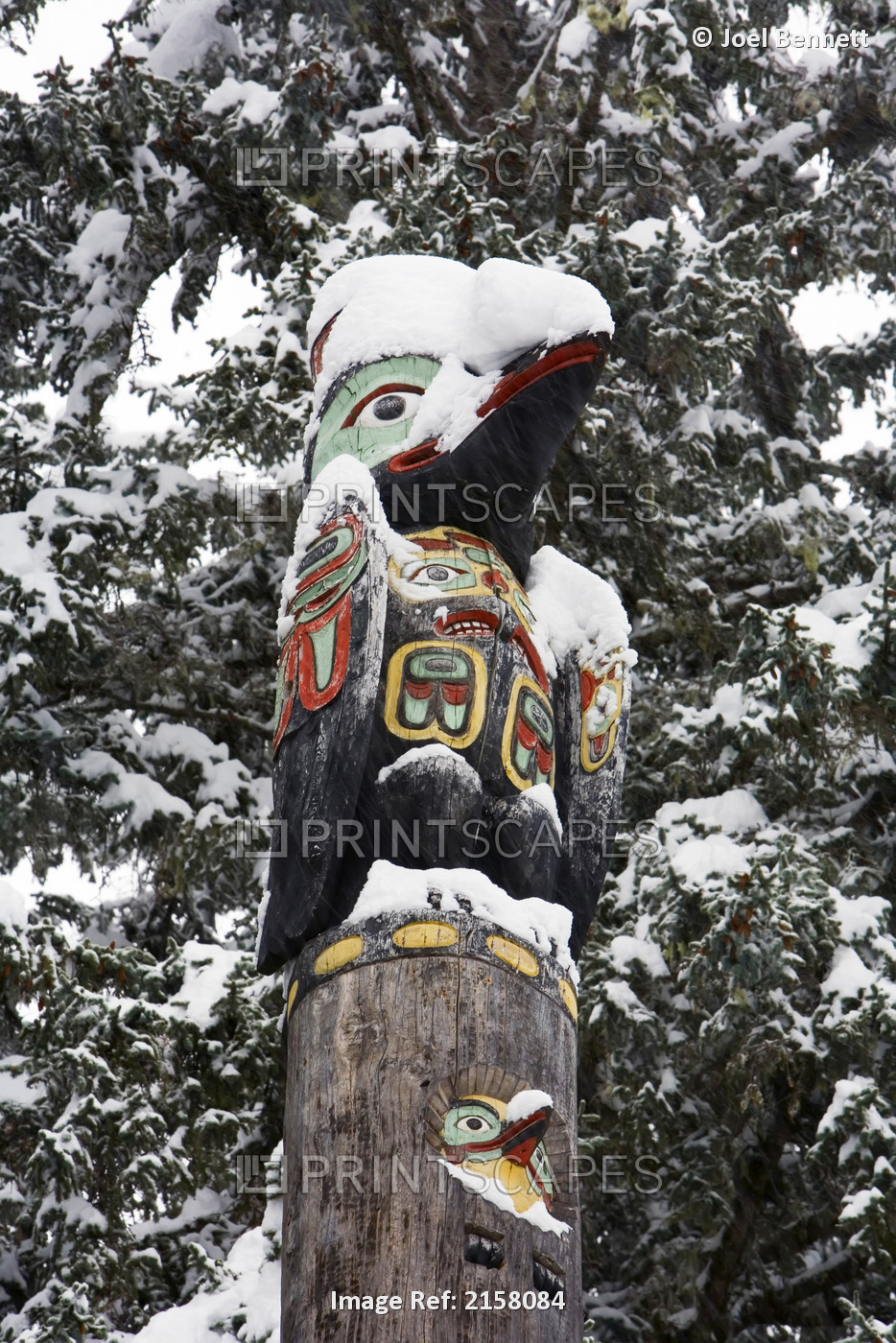 Raven Totemic Figure On Tlingit Totem Pole At Auke Bay Recreation Area. Winter ...