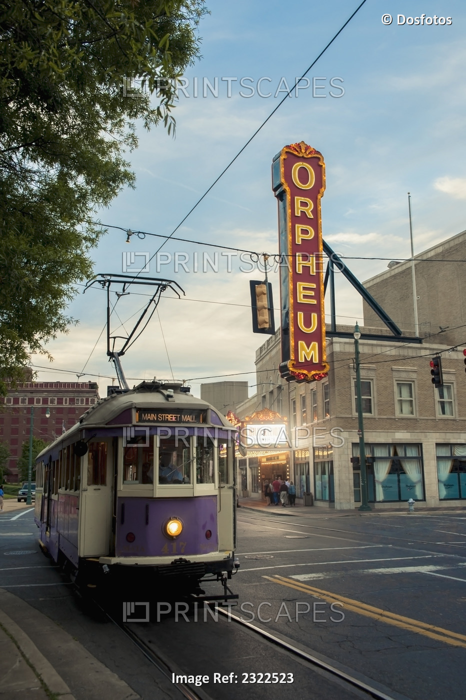 USA, Tennessee, Vintage streetcar near Orpheum Theater; Memphis