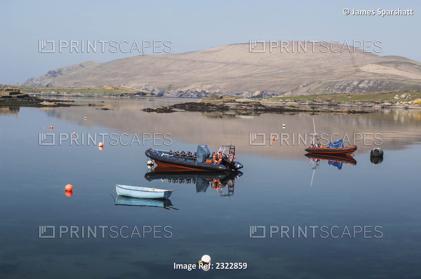 UK, Ireland, County Kerry, Iveragh Peninsula, Portmagee, Boats mooring in ...