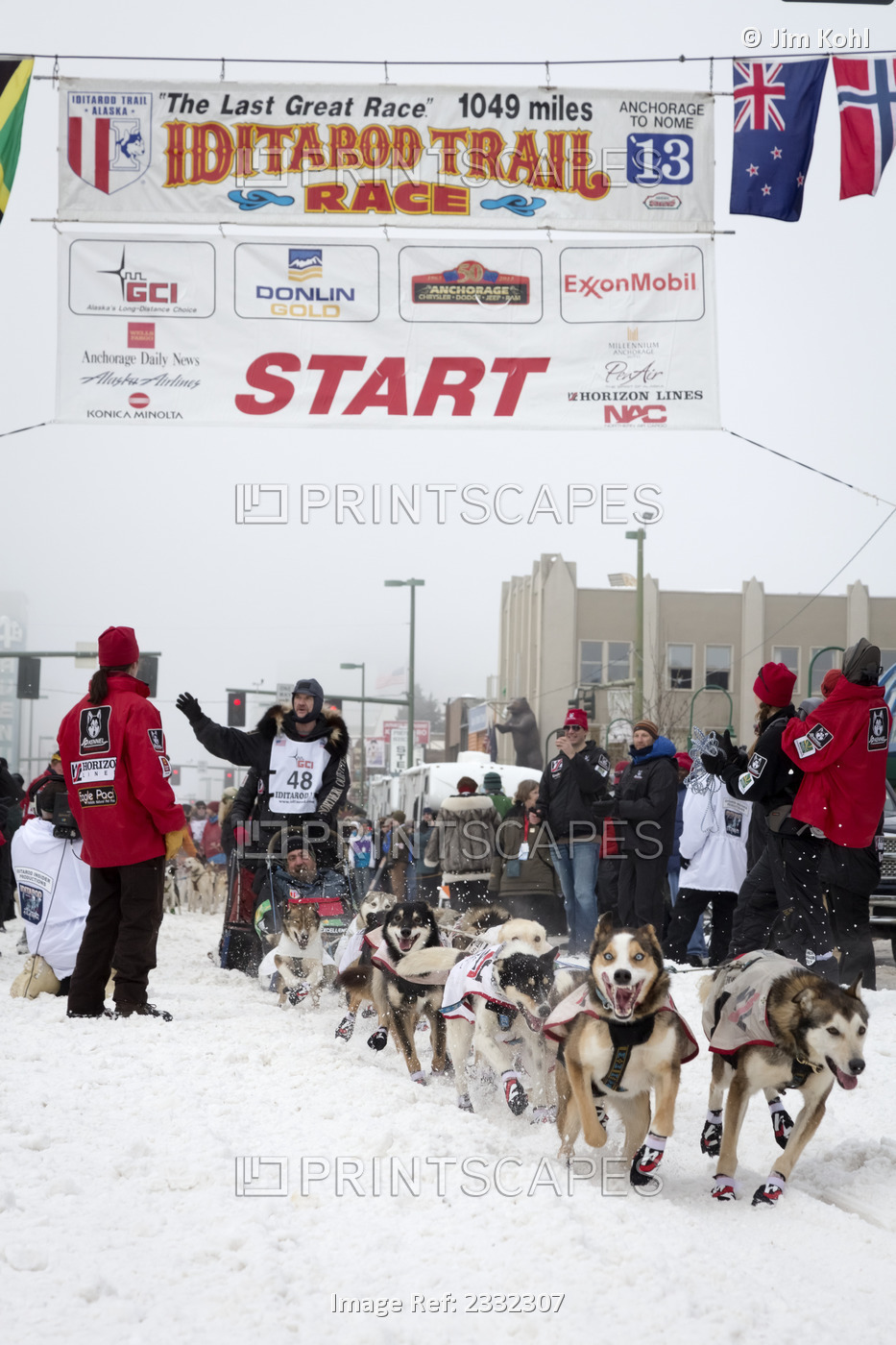 Allen Moore And Team Leave The Ceremonial Start Line At 4Th Avenue And D Street ...