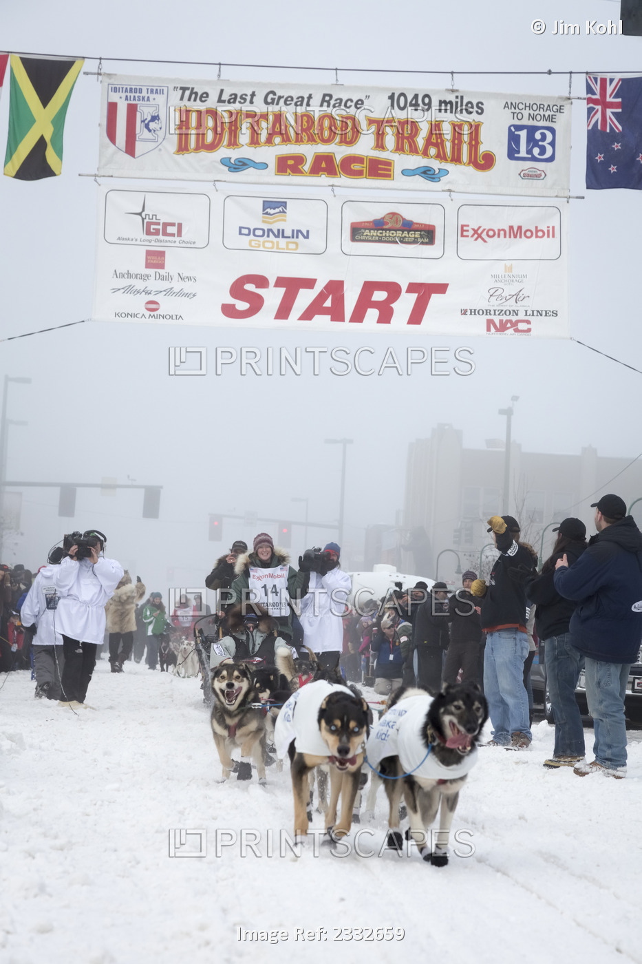 Paige Drobny And Team Leave The Ceremonial Start Line At 4Th Avenue And D ...