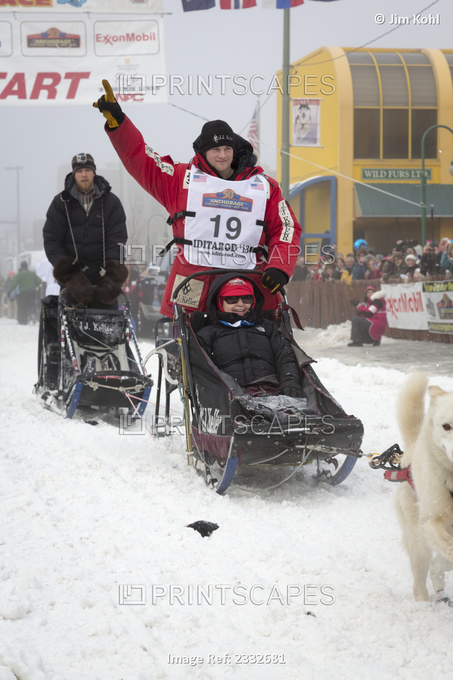 Dallas Seavey And Team Leave The Ceremonial Start Line At 4Th Avenue And D ...