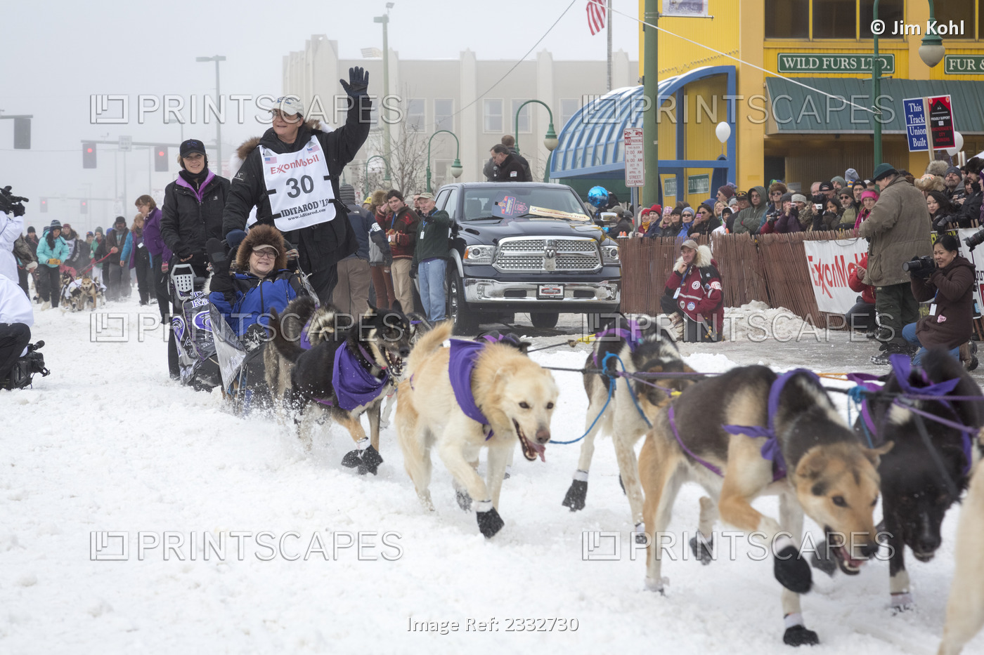 Jessie Royer And Team Leave The Ceremonial Start Line At 4Th Avenue And D ...