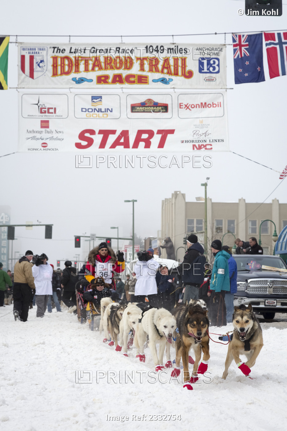 Mitch Seavey And Team Leave The Ceremonial Start Line At 4Th Avenue And D ...