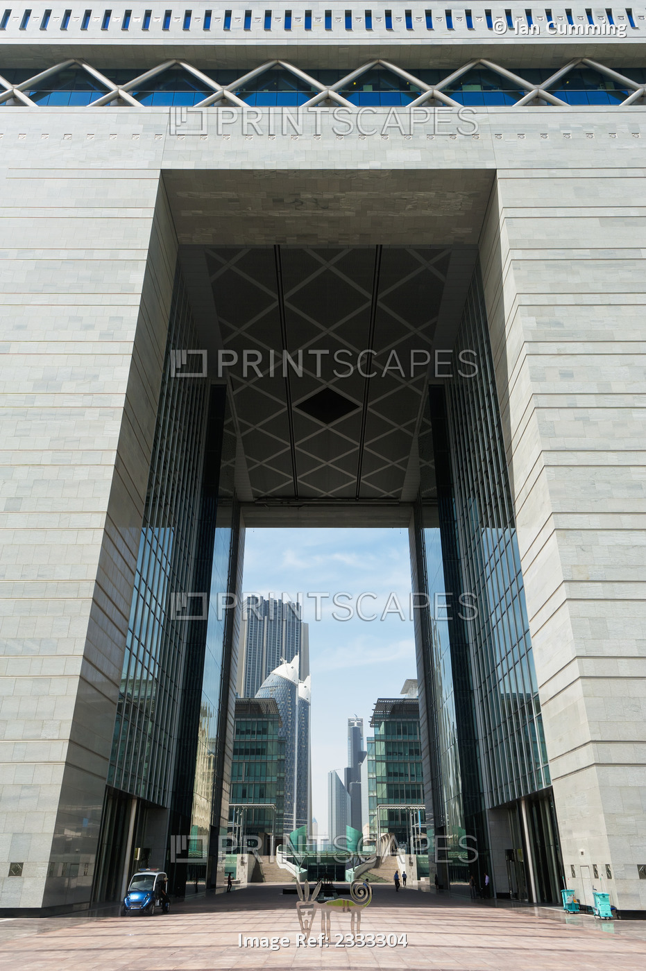 Looking Through The Arch Of Difc (Dubai International Financial Centre) ...