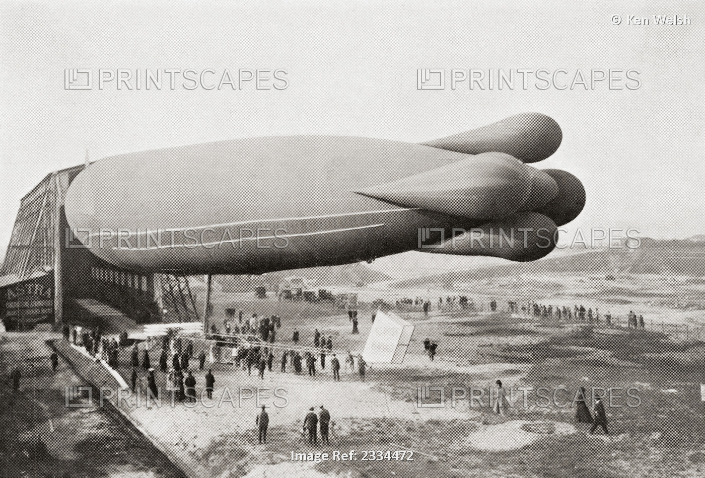 A Clément-Bayard Airship in 1909.  From The Wonderful Year 1909