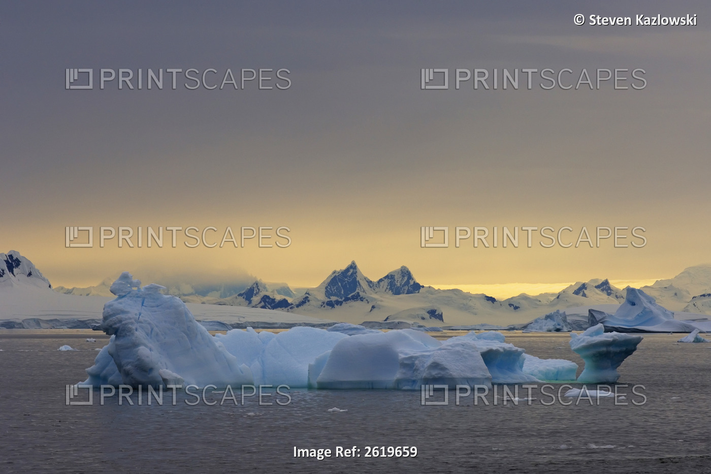 Icebergs Along The Western Antarctic Peninsula At Sunset, Antarctica, Southern ...