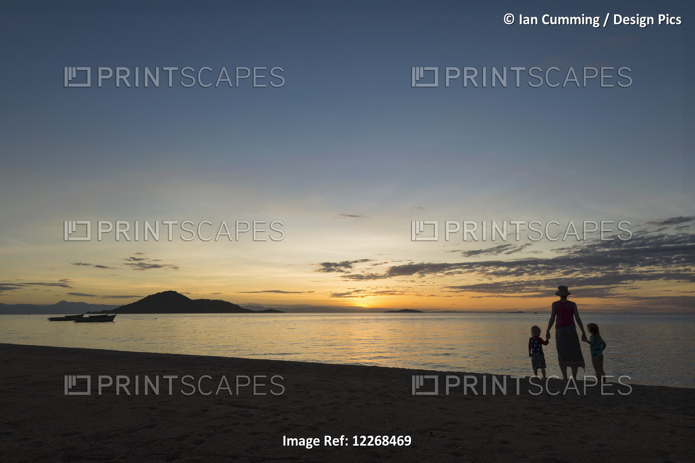 Silhouette Of Mother With Boy And Girl On Beach At Cape Maclear At Sunset, Lake ...
