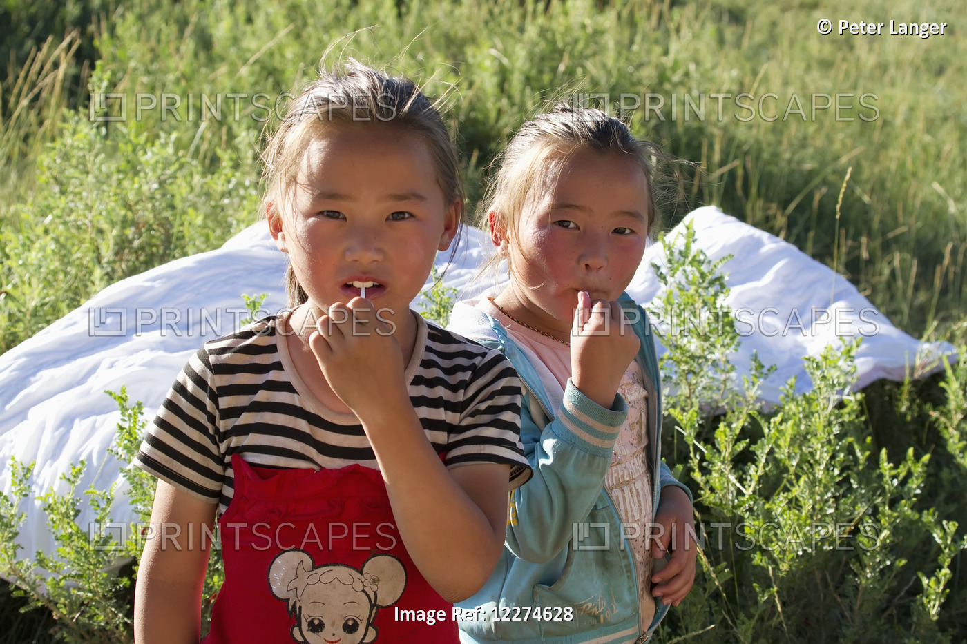 Mongolian Girls With Lollypops, Khogno Khan Uul Nature Reserve, Arkhangai ...