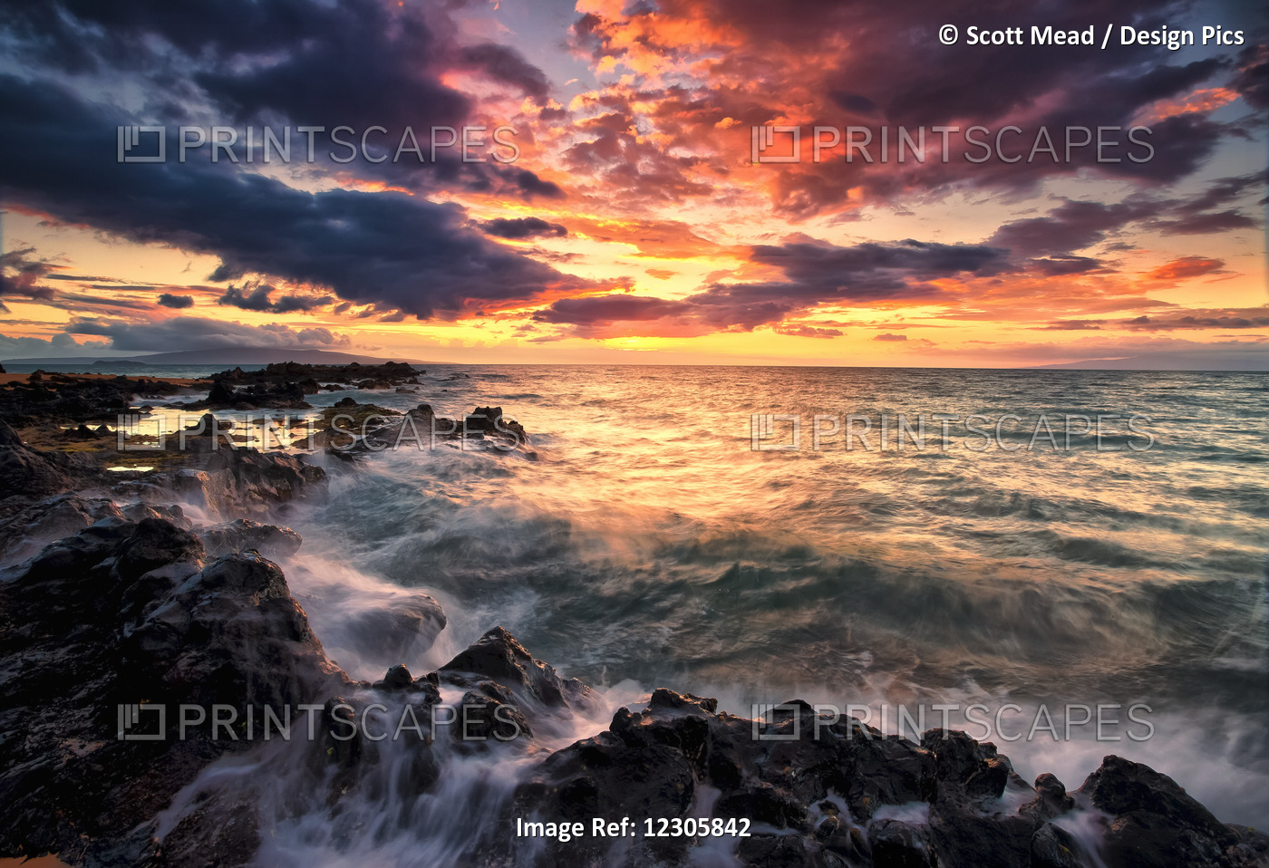 Dramatic Colourful Sky At Sunset Over The Pacific Ocean And The Rugged ...