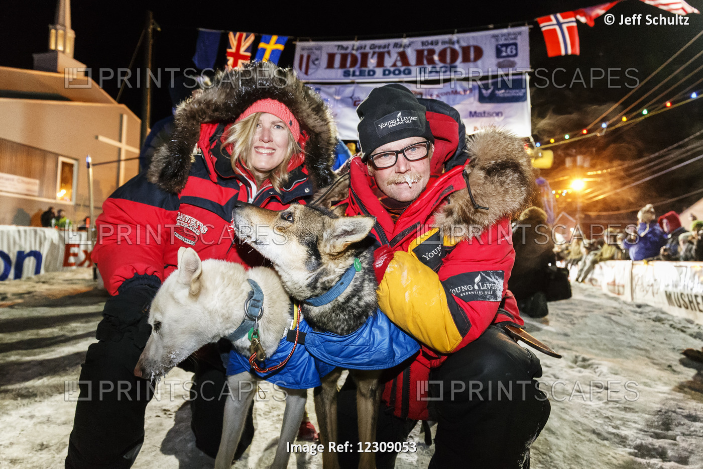 Mitch Seavey And His Wife Janine Pose With Lead Dogs After Mitch Arrives In ...