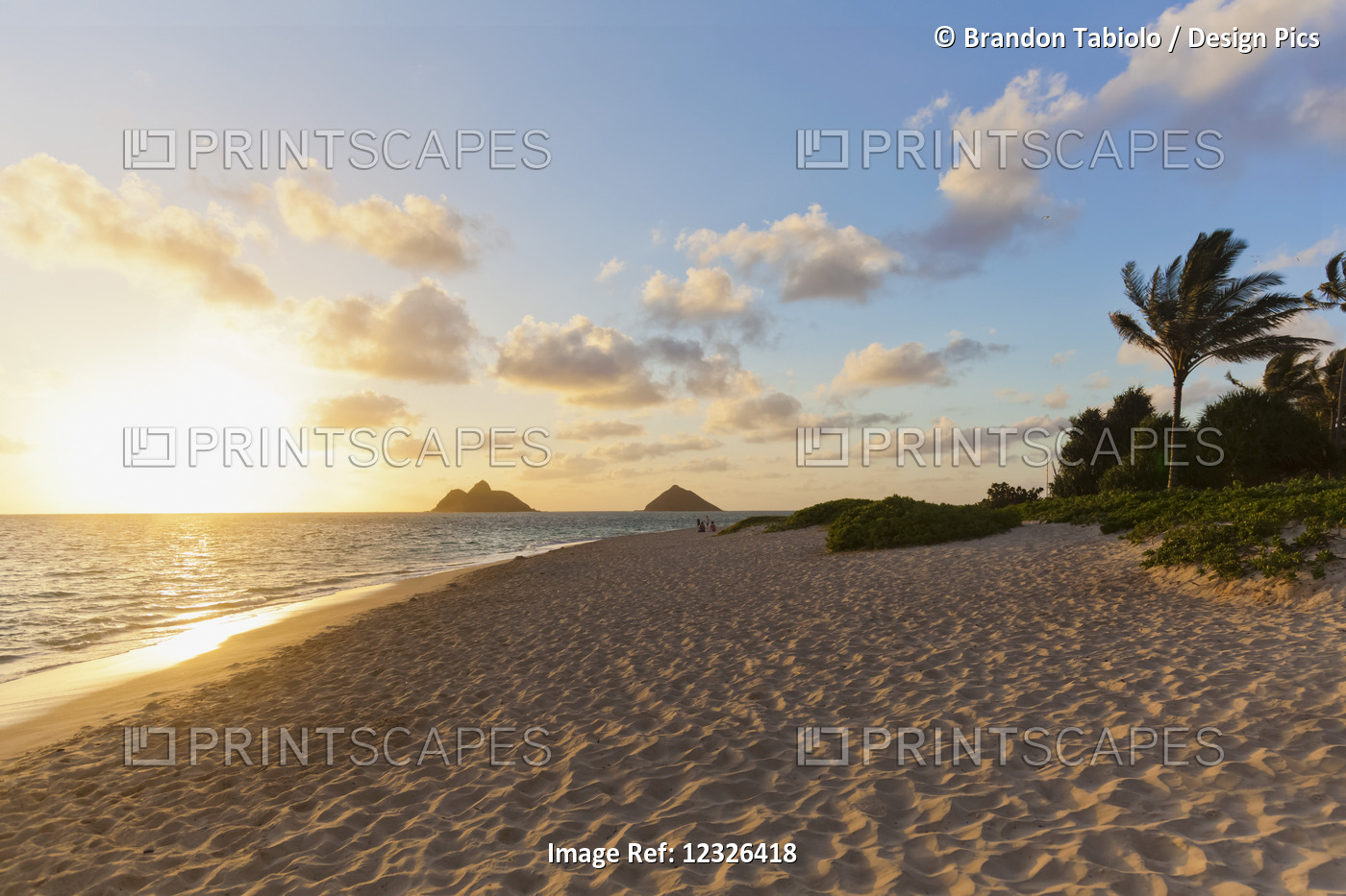 Lanikai Beach Overlooking The Mokulua Islands, Known As The Twin Islands, At ...