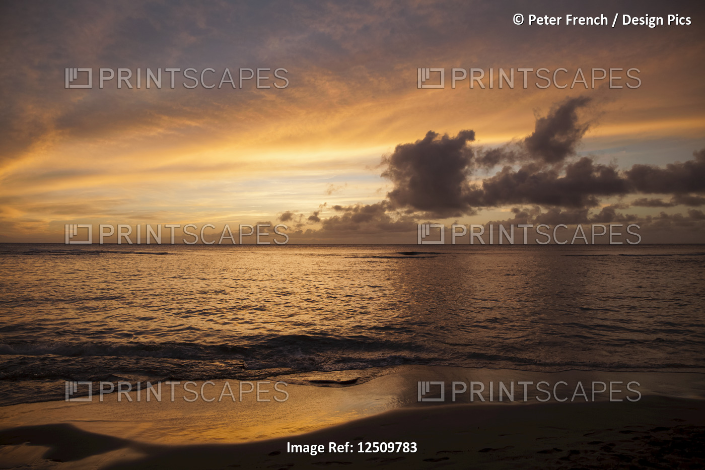 Sunset at Ke'e beach, Ha'ena State Park; Hanalei, Kauai, Hawaii, United States ...