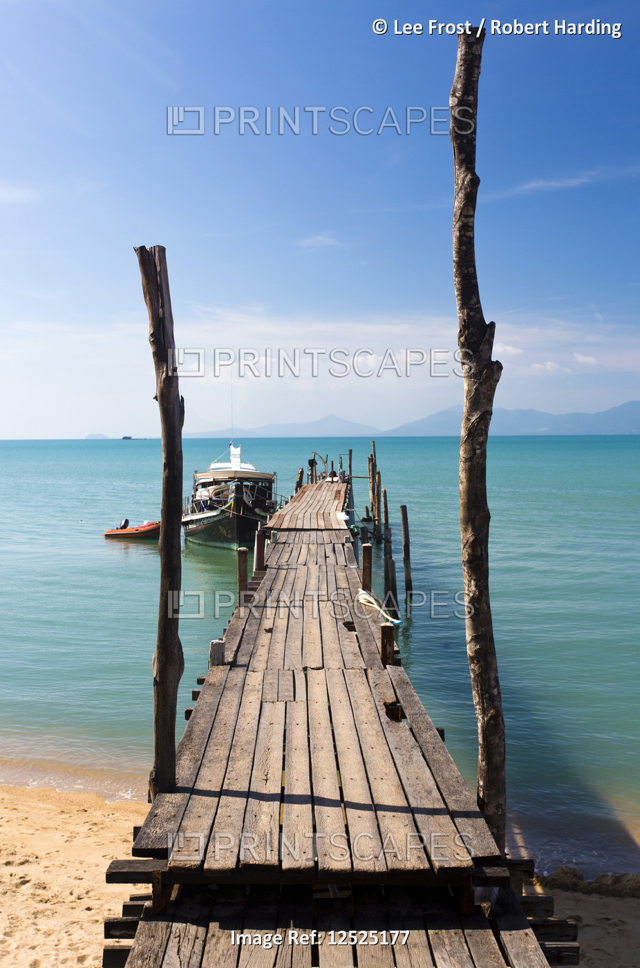 Bo Phut Pier stretching out into the sea on the north coast of Koh Samui, Thailand, Southeast Asia, 