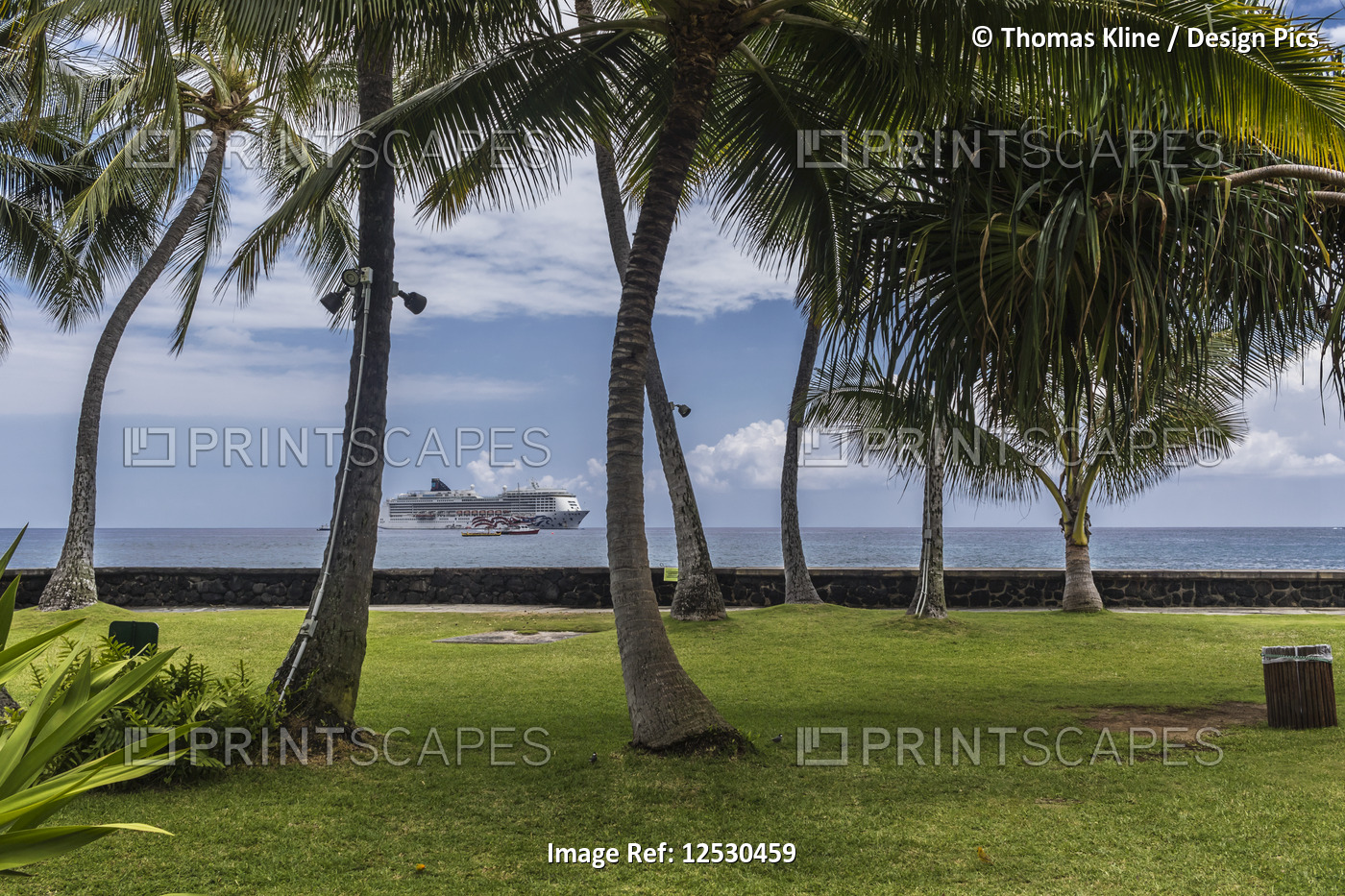 View from the Hulihee Palace grounds of Kailua Bay with anchored vessels.