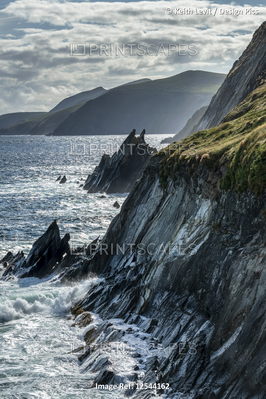 Rugged coastline of the Dingle Peninsula; Ballyferriter, County Kerry, Ireland