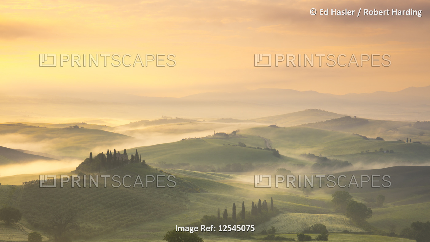 Podere Belvedere and mist at sunrise, San Quirico d'Orcia, Val d'Orcia, UNESCO World Heritage Site, 