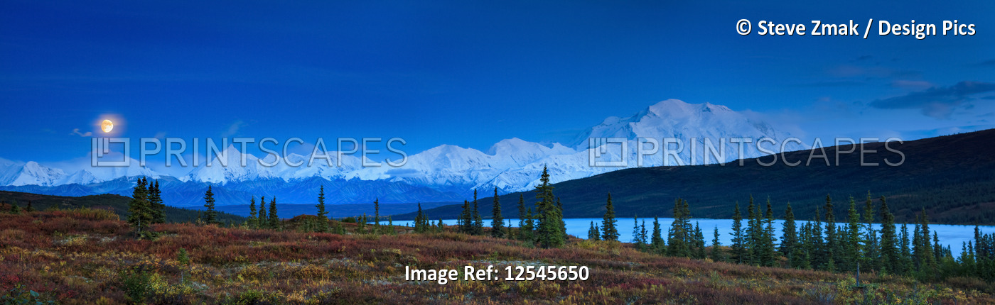 Panoramic image of the Alaska Mountain Range with Denali on the right and the ...
