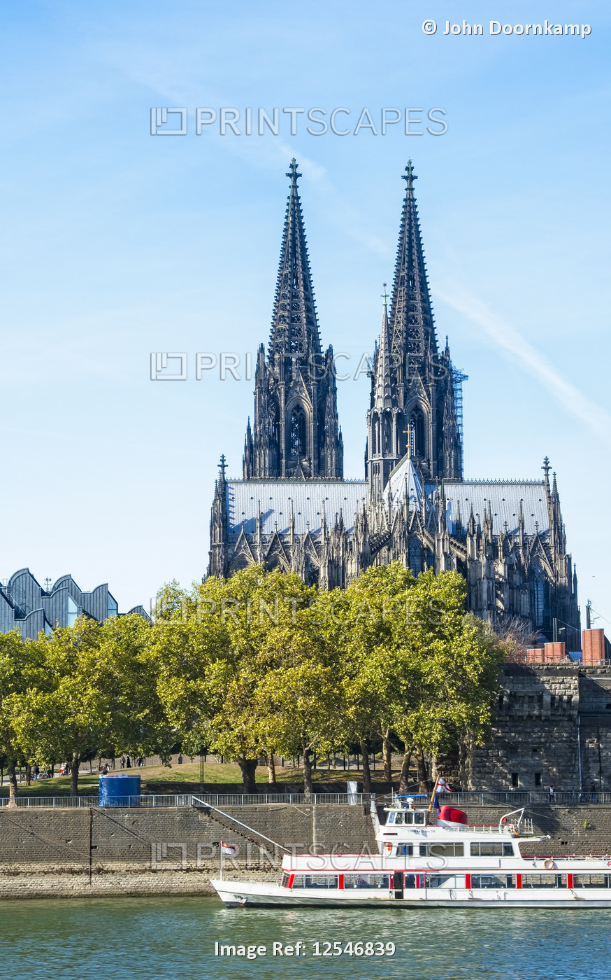COLOGNE CATHEDRAL ABOVE THE RIVER RHINE GERMANY