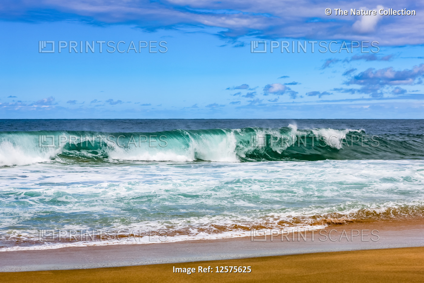 Large waves rolling in to the East beaches of Kauai;  Kauai, Hawaii, United ...