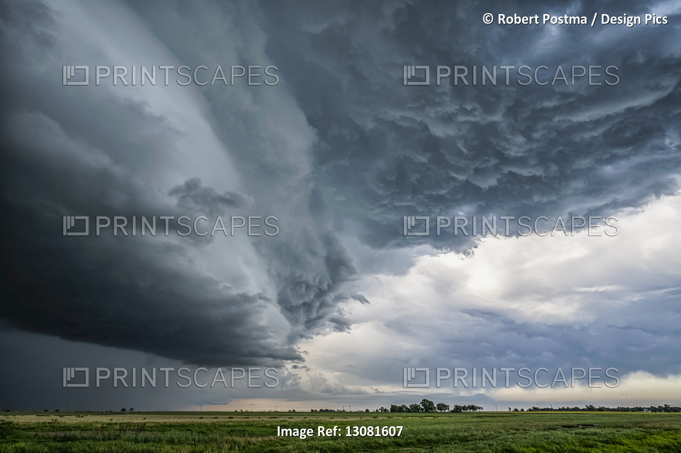 Supercell thunderstorm clouds show off the power of mother nature. Massive ...