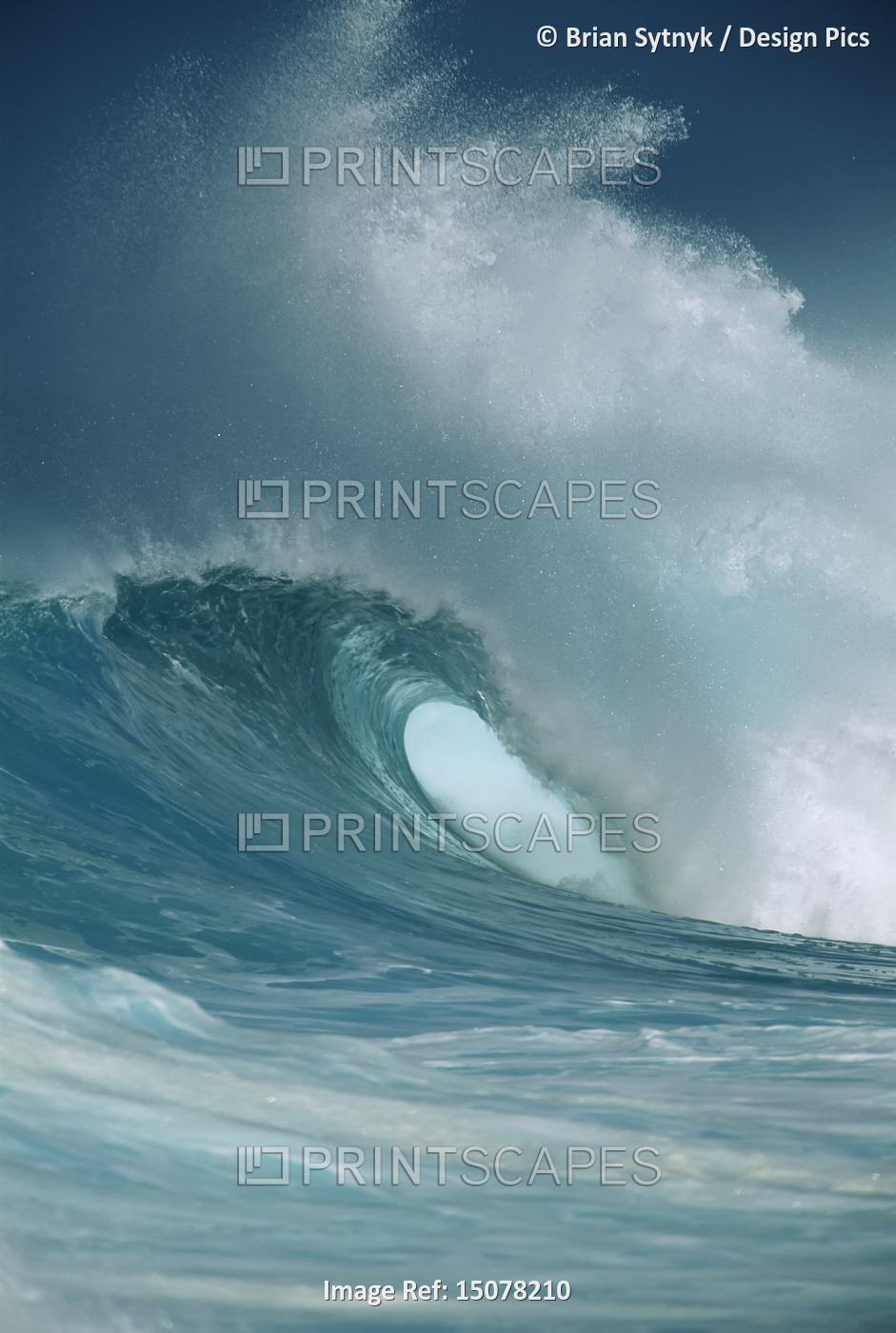 Waves in Pacific Ocean, Oahu, Hawaii, USA