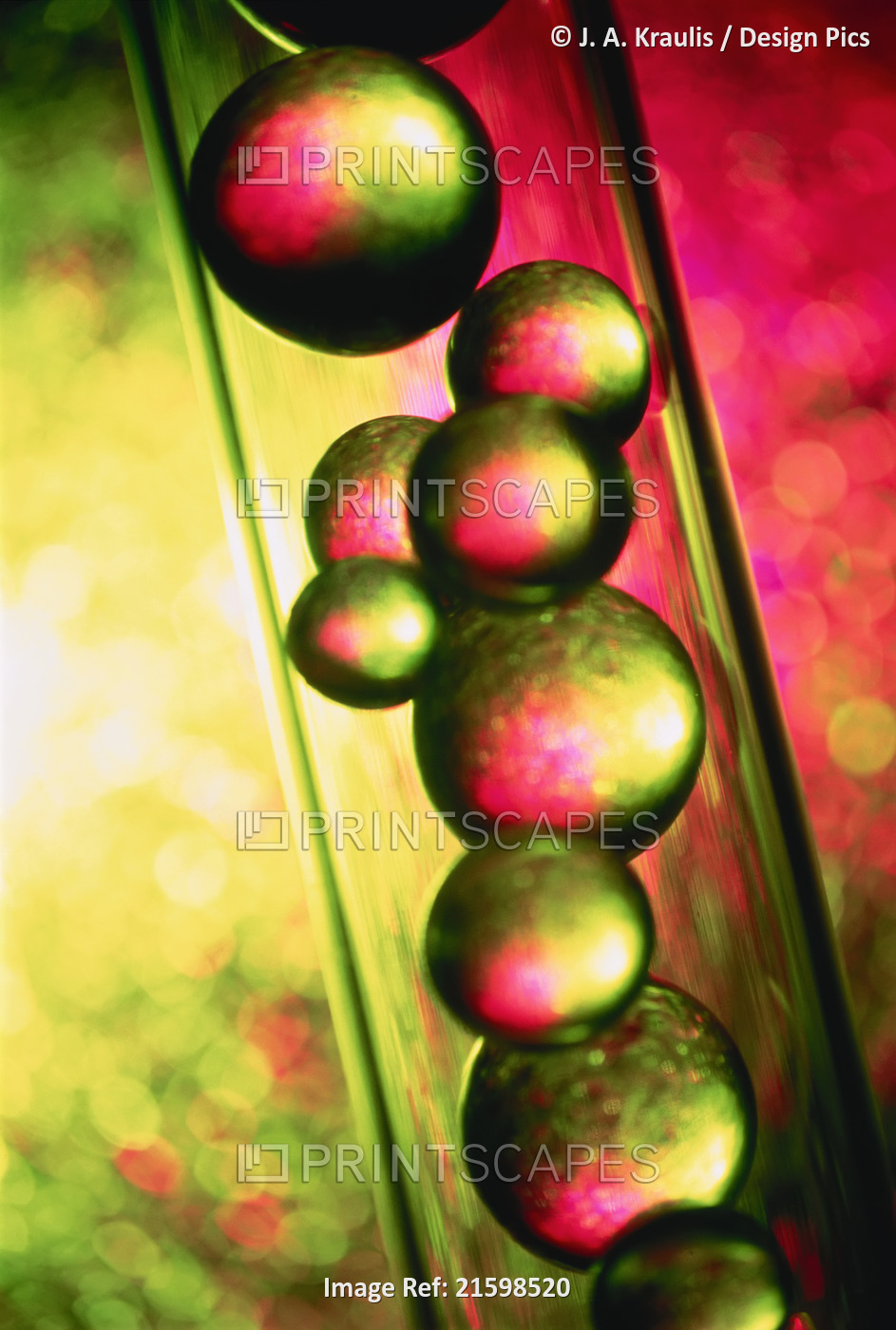 Spheres in Cylinder