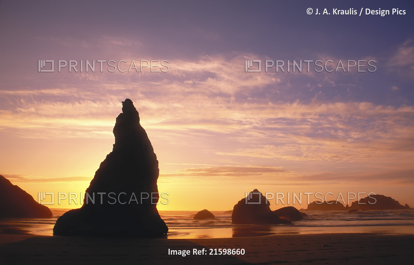 Sunset over Beach, Surf and Rock Formations, Bandon Beach, Oregon Coast, ...