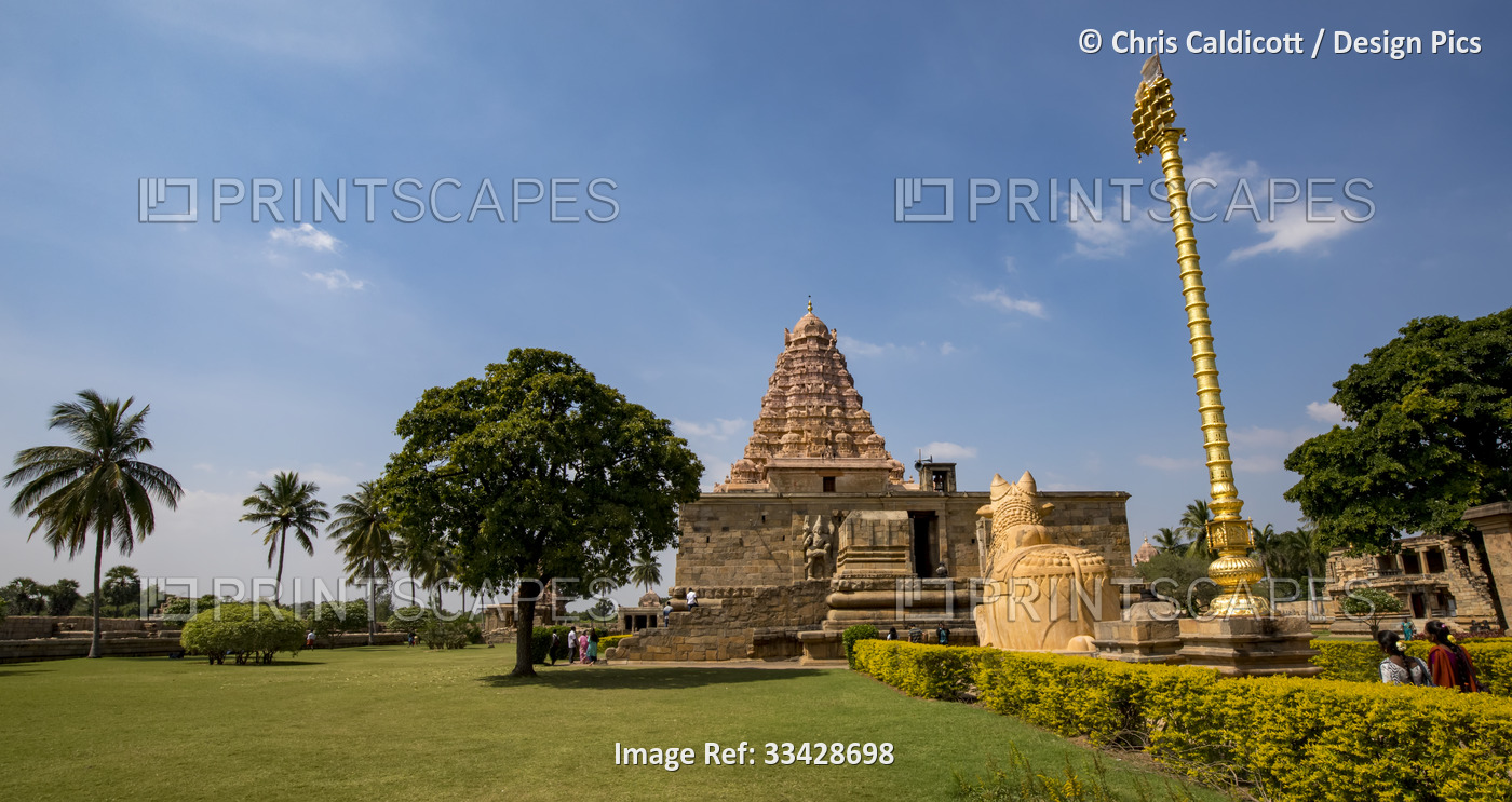Gangaikondacholapuram, Chola era Dravidian style Temple, with Nandi bull statue ...