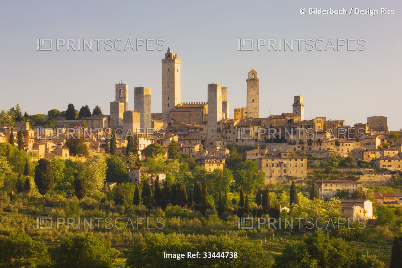 Medieval town of San Gimignano with it many towers (Torri di San Gimignano), ...