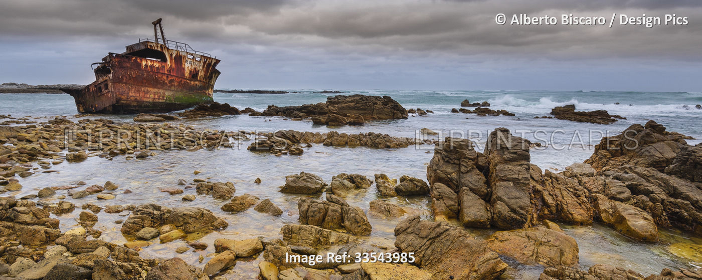Shipwreck of the Meisho Maru No. 38 on the beach at Cape Agulhas in Agulhas ...