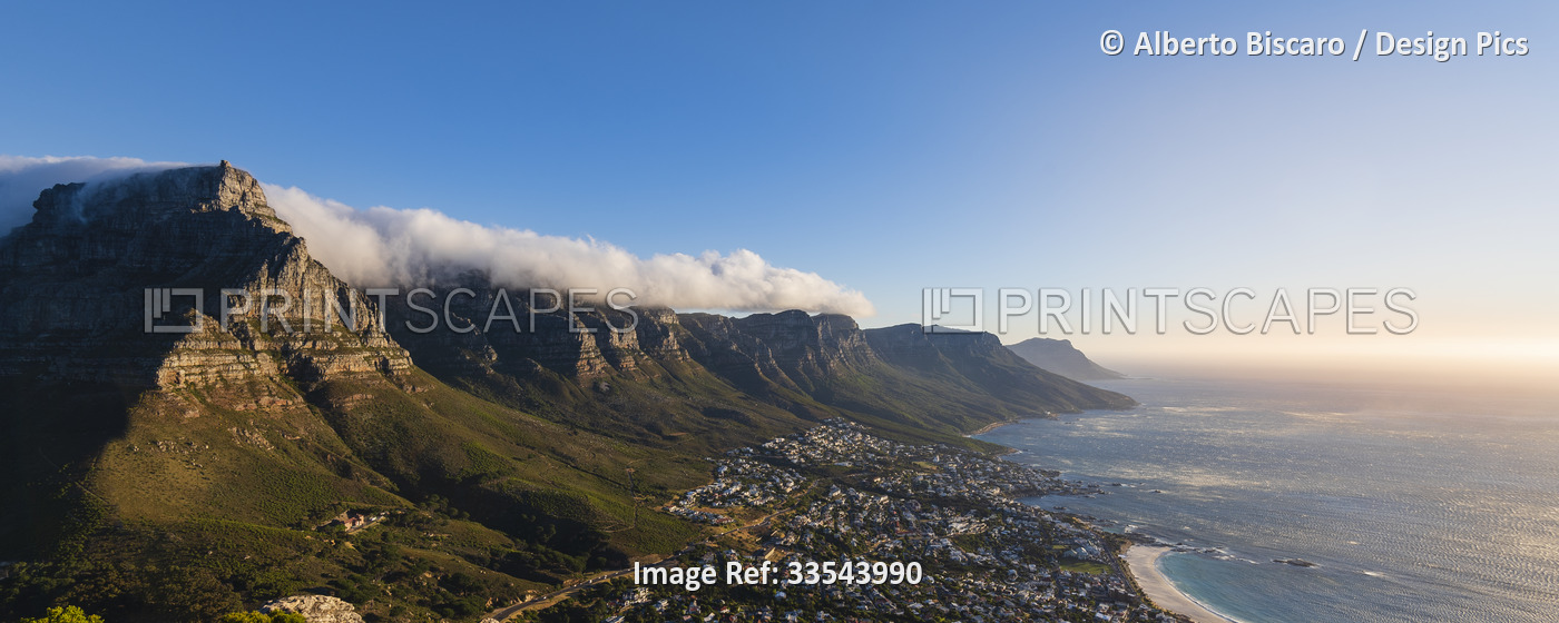 Cloud formation creating table cloth effect over the Twelve Apostles mountain ...