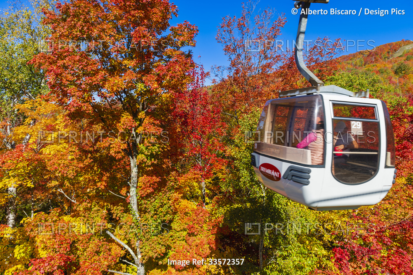 Cable car with autumn colours in Mont-Tremblant Ski Resort in the Laurentides ...