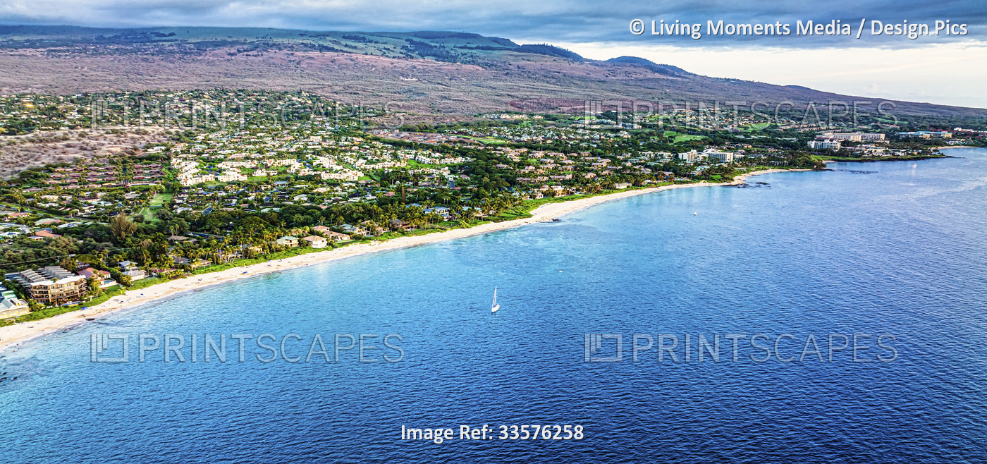 Po'olenalena Beach Park on the island of Maui on a bright sunny day in Hawaii, ...