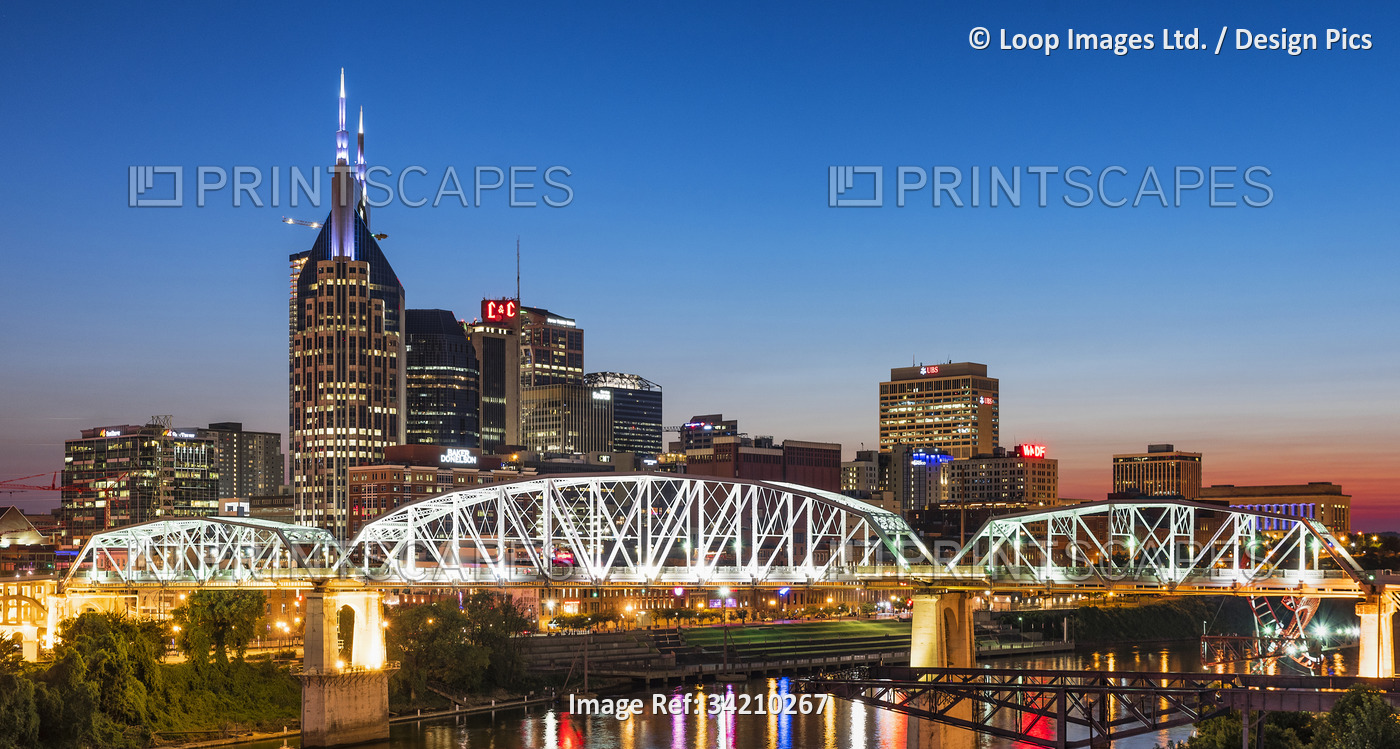 Nashville city skyline at dusk in Tennessee.