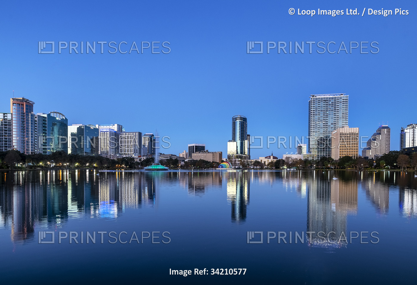 City skyline and Lake Eola at Orlando in Florida.