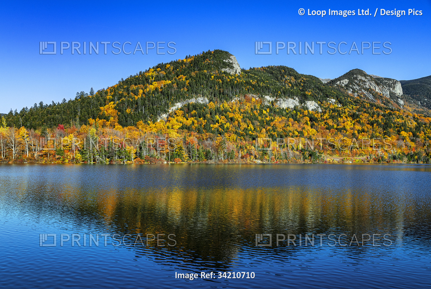 Autumn landscape at Echo Lake in Franconia Notch State Park in New Hampshire.