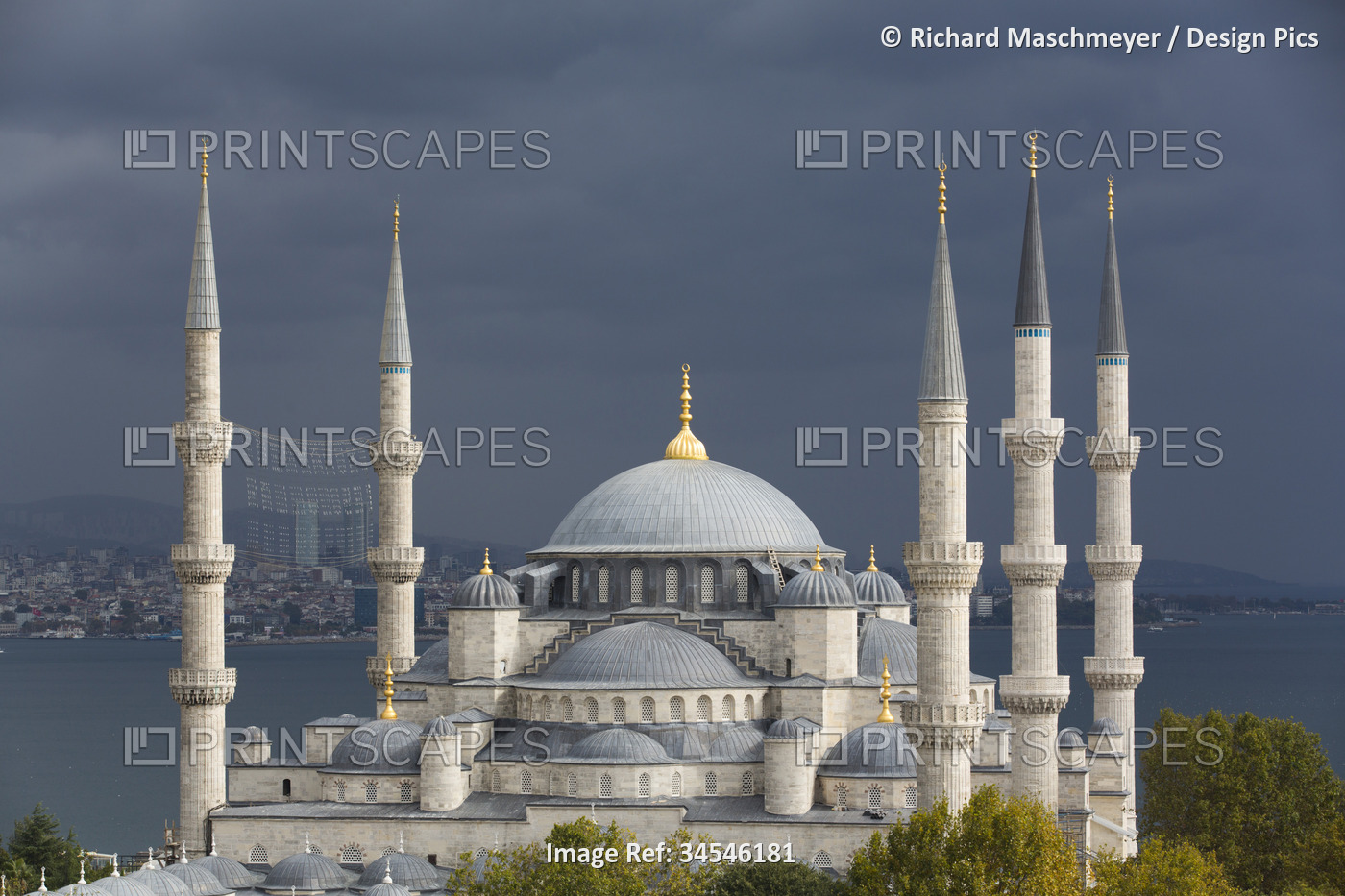 Close-up of the Blue Mosque (Sultan Ahmed Mosque) under a grey sky, ground ...
